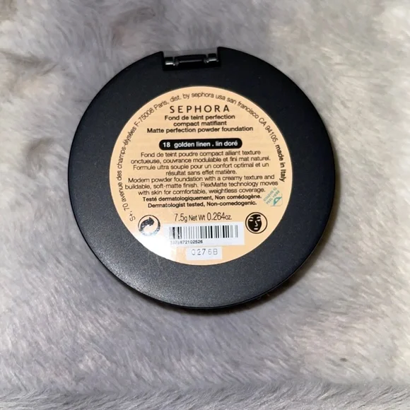 SEPHORA Matte Perfection Powder Foundation - Picture 2 of 3